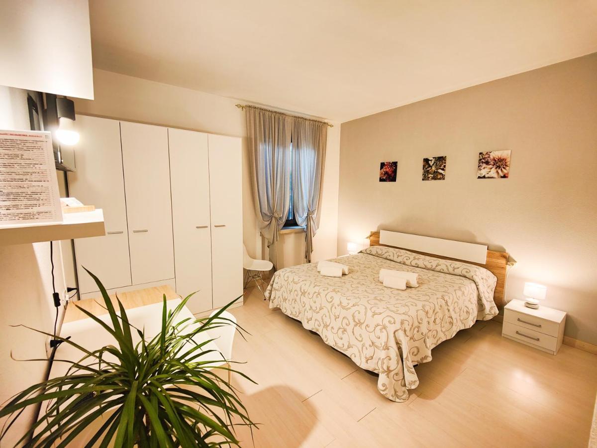 מנרבה דל גארדה Albergo B&B Tenesi מראה חיצוני תמונה