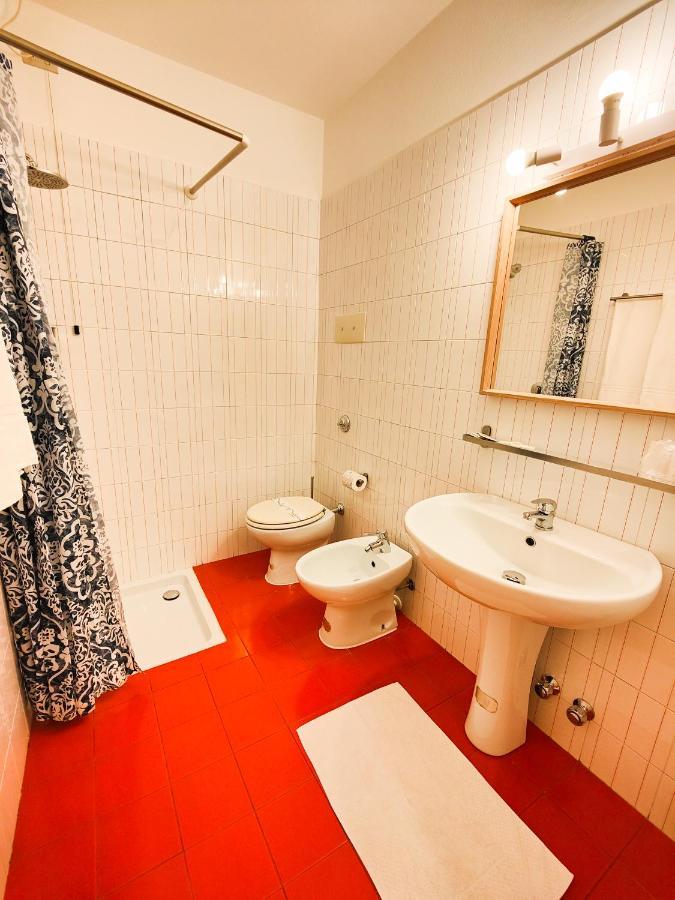 מנרבה דל גארדה Albergo B&B Tenesi מראה חיצוני תמונה