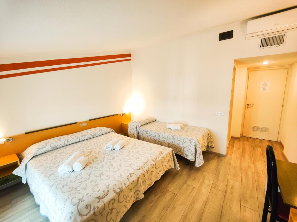 מנרבה דל גארדה Albergo B&B Tenesi מראה חיצוני תמונה