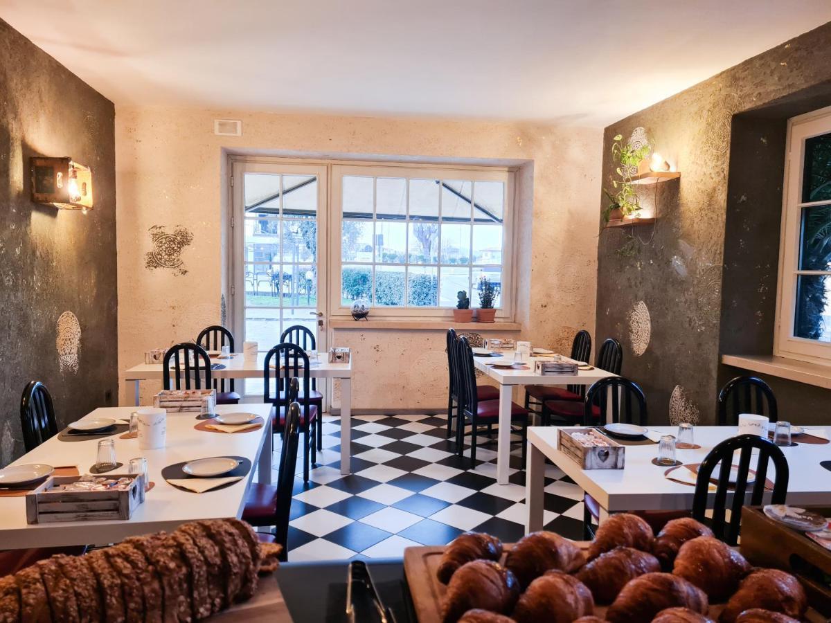 מנרבה דל גארדה Albergo B&B Tenesi מראה חיצוני תמונה