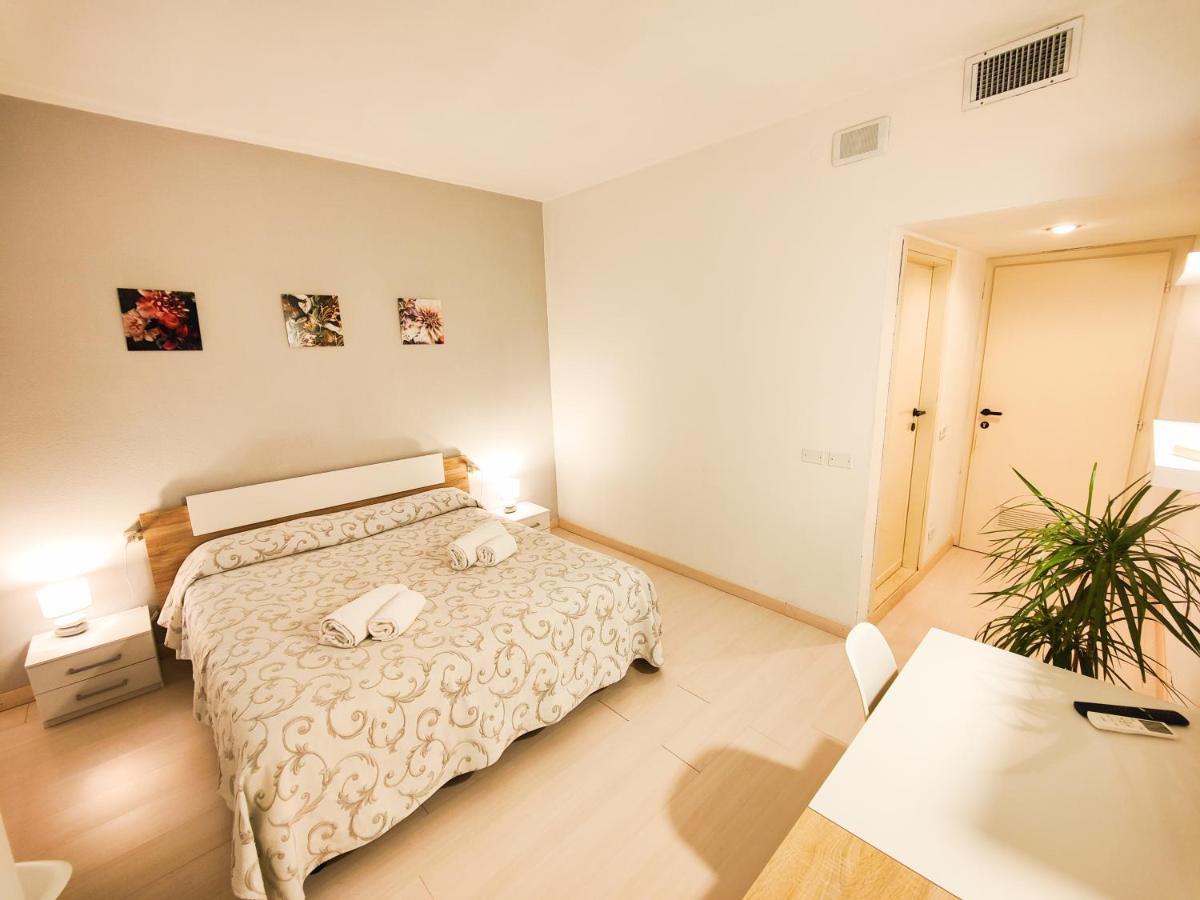 מנרבה דל גארדה Albergo B&B Tenesi מראה חיצוני תמונה