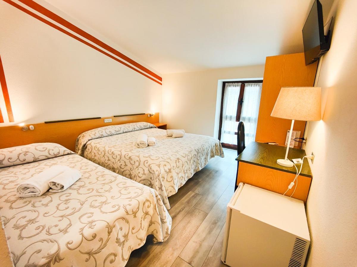 מנרבה דל גארדה Albergo B&B Tenesi מראה חיצוני תמונה