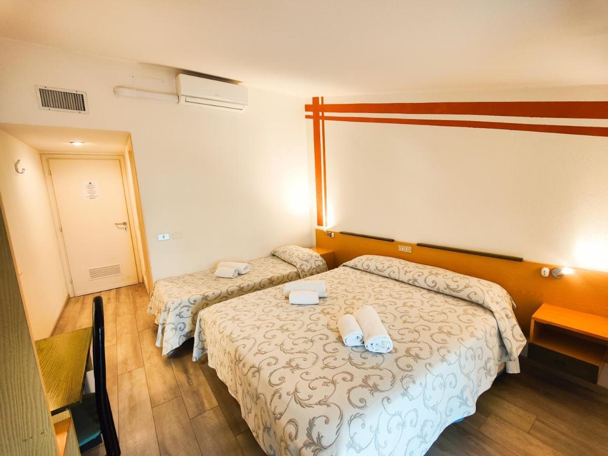 מנרבה דל גארדה Albergo B&B Tenesi מראה חיצוני תמונה