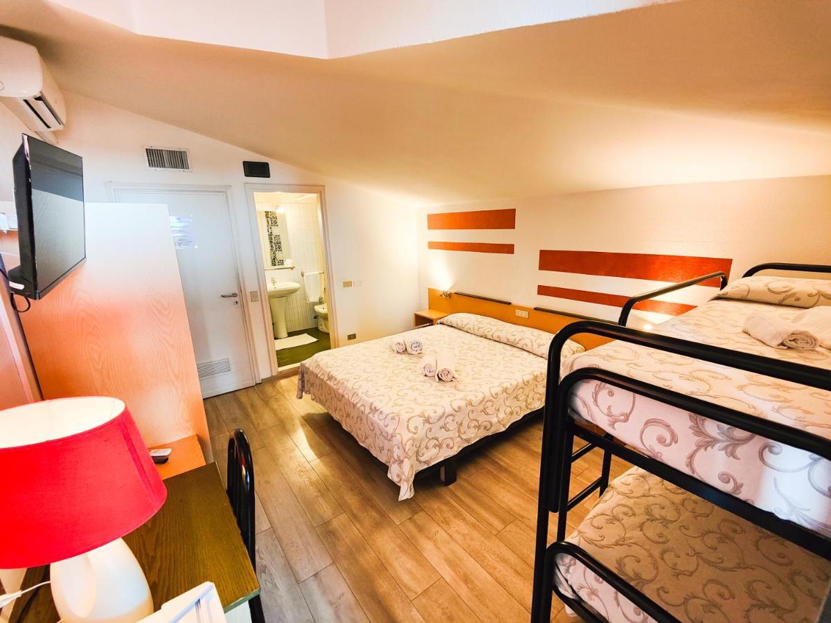 מנרבה דל גארדה Albergo B&B Tenesi מראה חיצוני תמונה