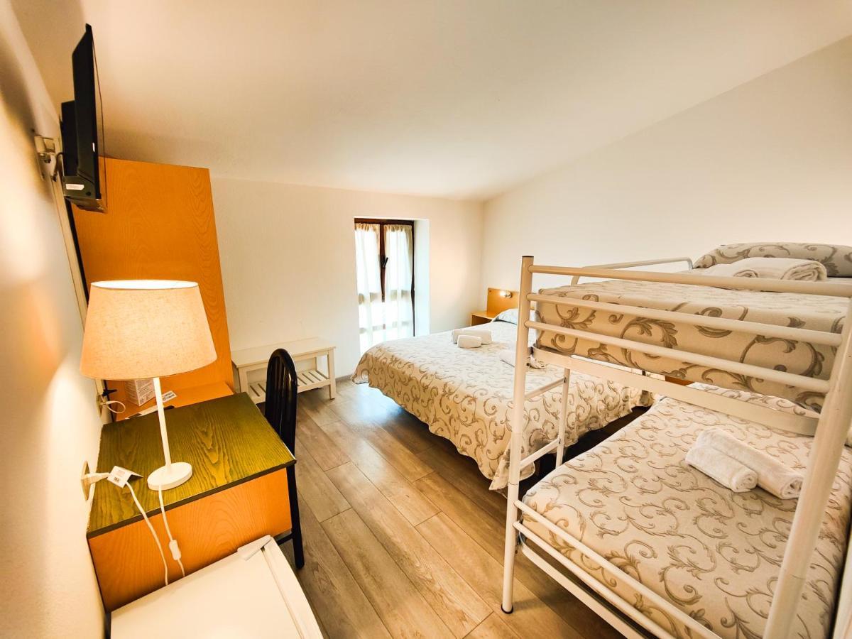 מנרבה דל גארדה Albergo B&B Tenesi מראה חיצוני תמונה