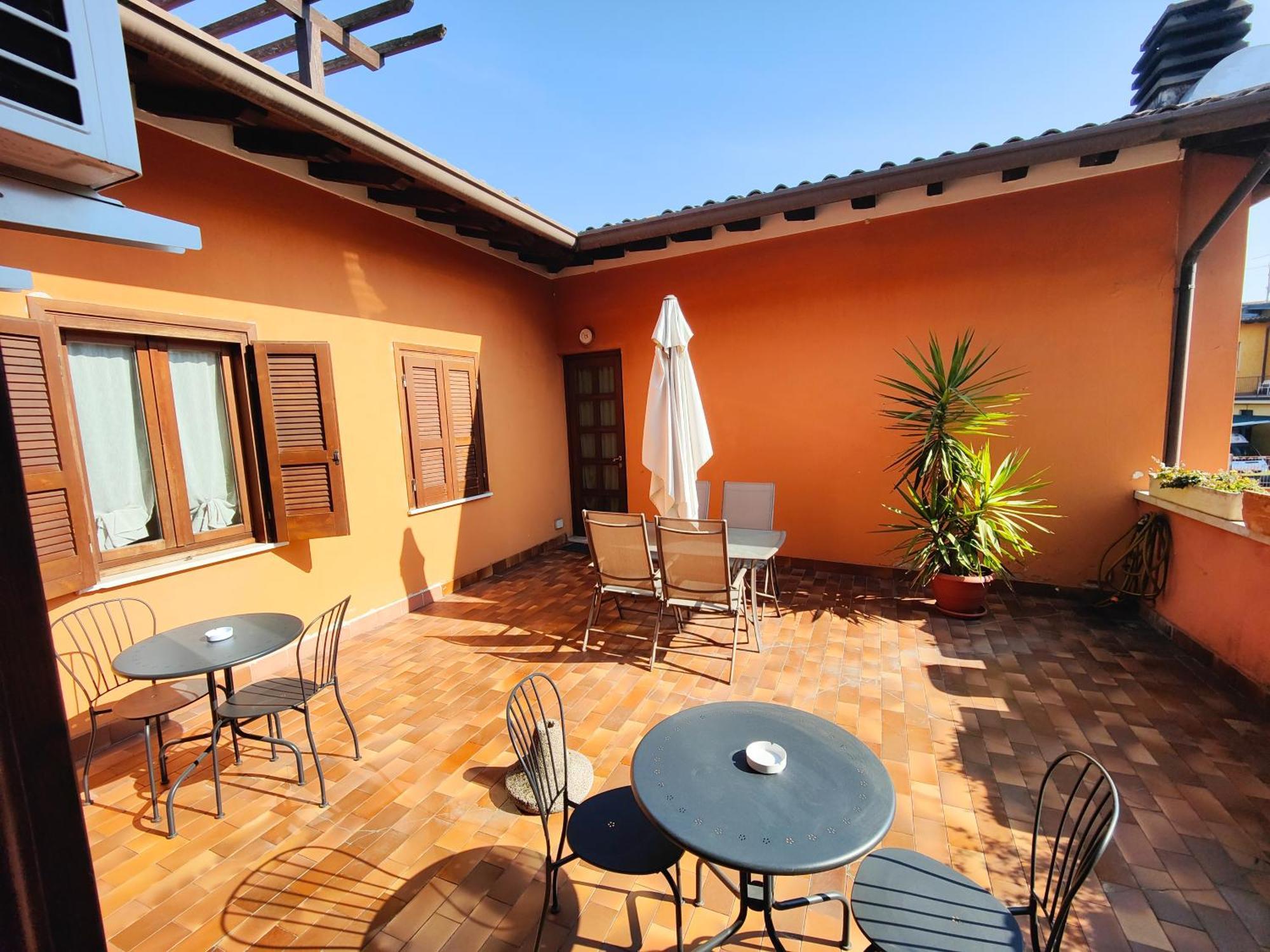מנרבה דל גארדה Albergo B&B Tenesi מראה חיצוני תמונה